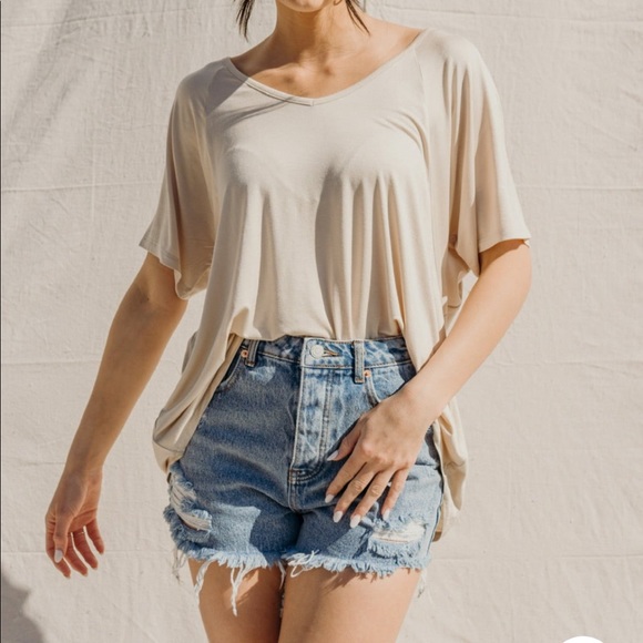 Beige Basic Top / size medium - Picture 3 of 5